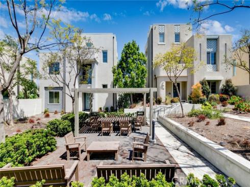 105  Catalyst  , Irvine, CA