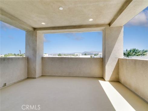 105  Catalyst  , Irvine, CA