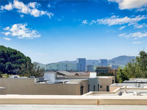 105  Catalyst  , Irvine, CA