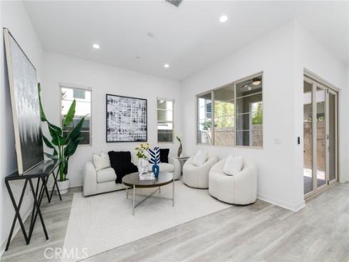 105  Catalyst  , Irvine, CA