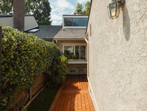 37  Dogwood  , Irvine, CA