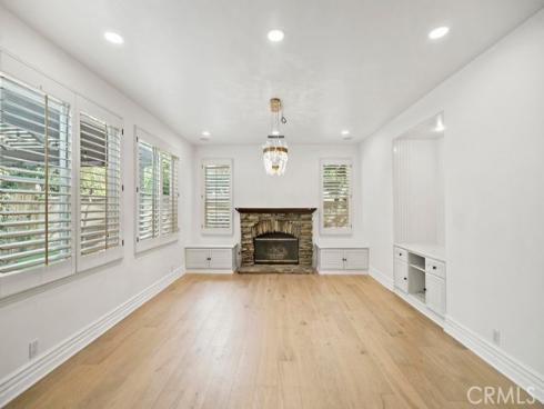 33  Modesto  , Irvine, CA