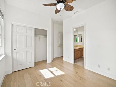 33  Modesto  , Irvine, CA