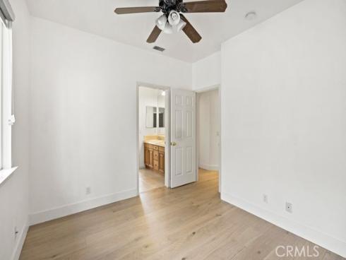 33  Modesto  , Irvine, CA