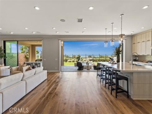 224 Clear Falls , Irvine, CA