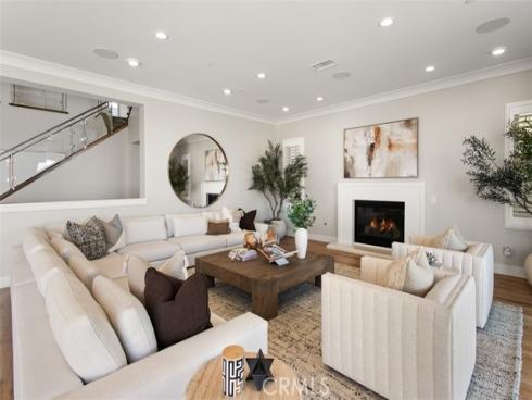 224 Clear Falls , Irvine, CA