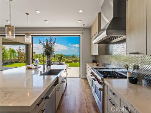 224 Clear Falls , Irvine, CA