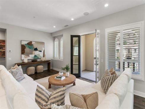 224 Clear Falls , Irvine, CA