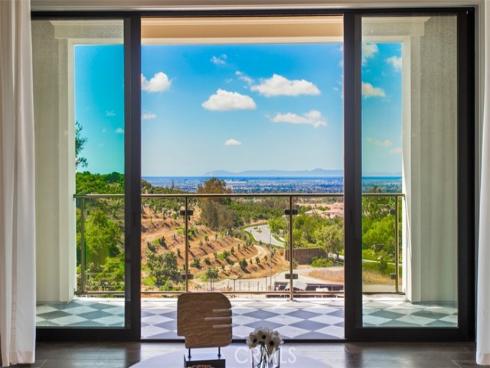 224 Clear Falls , Irvine, CA
