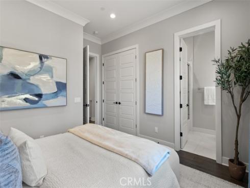 224 Clear Falls , Irvine, CA