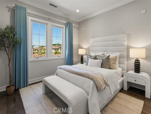 224 Clear Falls , Irvine, CA