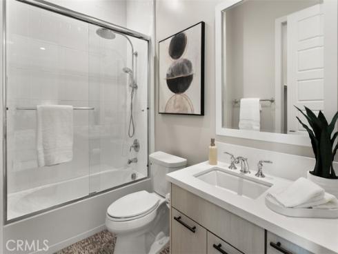 224 Clear Falls , Irvine, CA