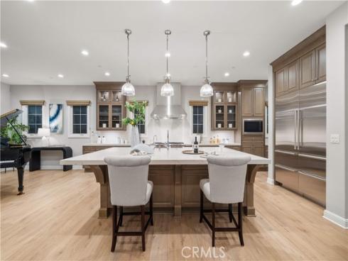 212 Clear Falls , Irvine, CA