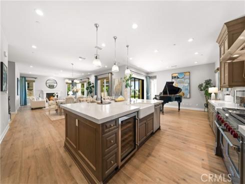 212 Clear Falls , Irvine, CA