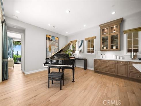 212 Clear Falls , Irvine, CA