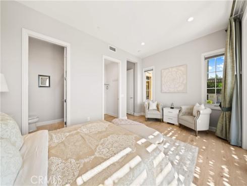 212 Clear Falls , Irvine, CA