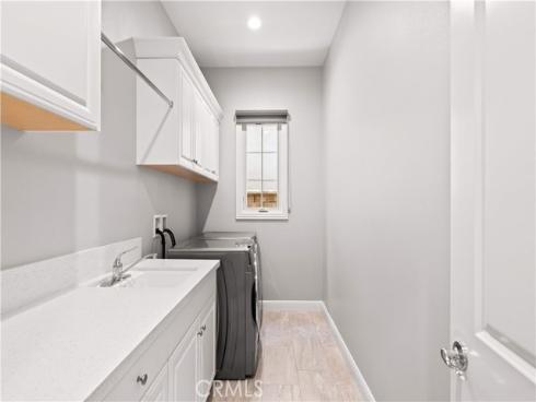 212 Clear Falls , Irvine, CA