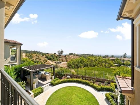 212 Clear Falls , Irvine, CA