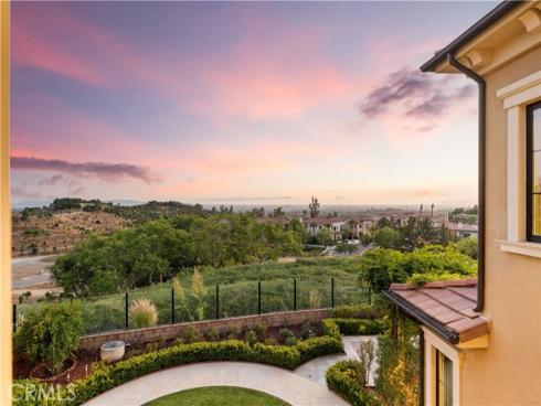 212 Clear Falls , Irvine, CA