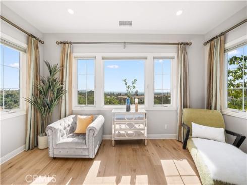 212 Clear Falls , Irvine, CA