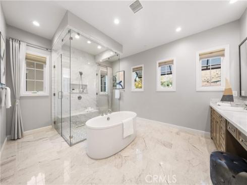 212 Clear Falls , Irvine, CA