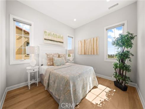 212 Clear Falls , Irvine, CA