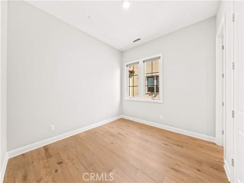 212 Clear Falls , Irvine, CA