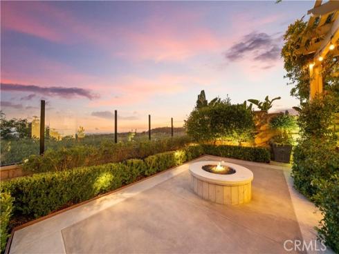 212 Clear Falls , Irvine, CA