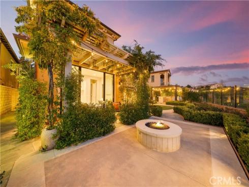 212 Clear Falls , Irvine, CA