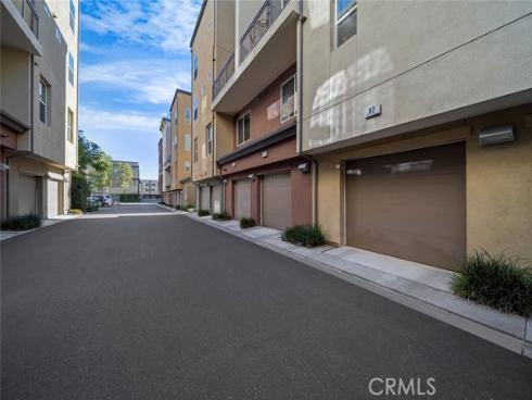 87  Waldorf  , Irvine, CA