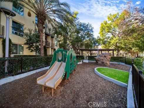 87  Waldorf  , Irvine, CA