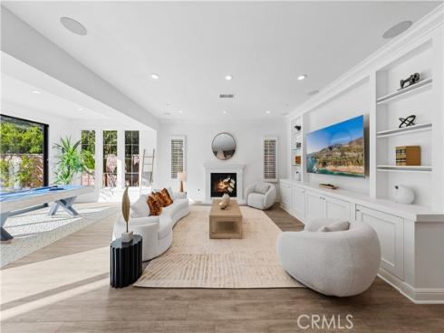 111  great oak  , Irvine, CA