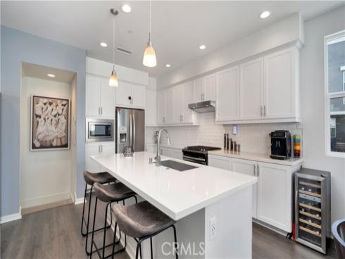 125  Allusion  , Irvine, CA