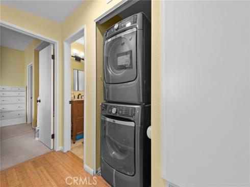 73  Huntington  322 , Irvine, CA