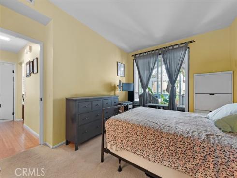 73  Huntington  322 , Irvine, CA