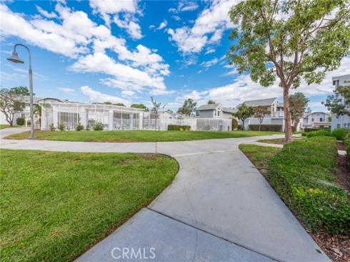 73  Huntington  322 , Irvine, CA