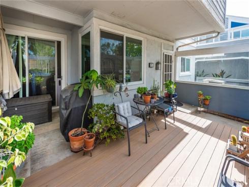 73  Huntington  322 , Irvine, CA