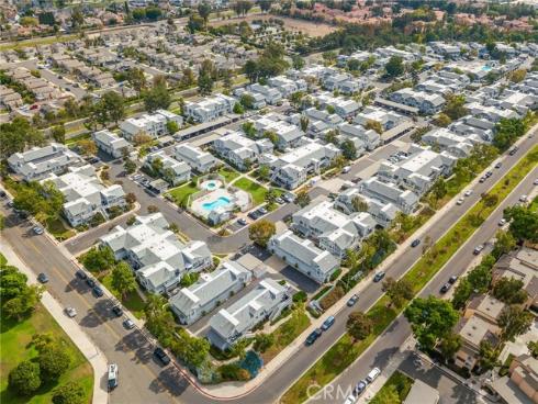 73  Huntington  322 , Irvine, CA