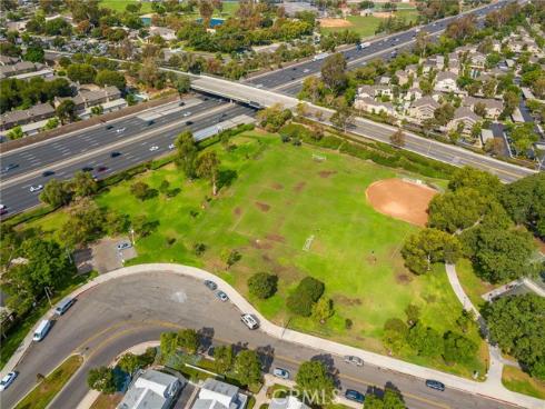 73  Huntington  322 , Irvine, CA