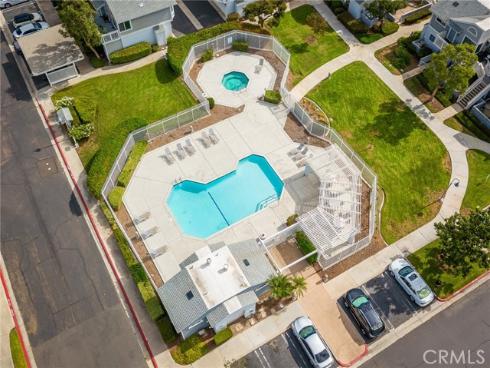 73  Huntington  322 , Irvine, CA