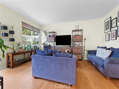 73  Huntington  322 , Irvine, CA