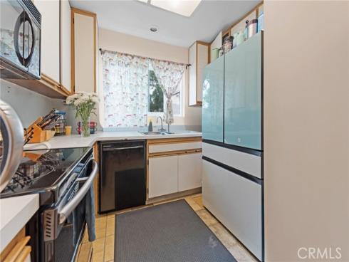 73  Huntington  322 , Irvine, CA