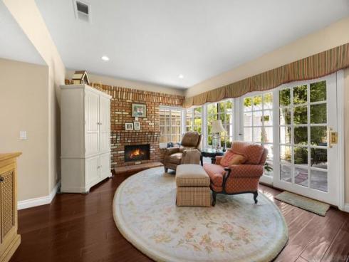 40  Brena  , Irvine, CA