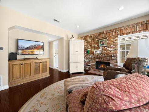 40  Brena  , Irvine, CA