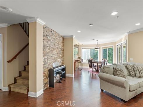 16 Arizona , Irvine, CA