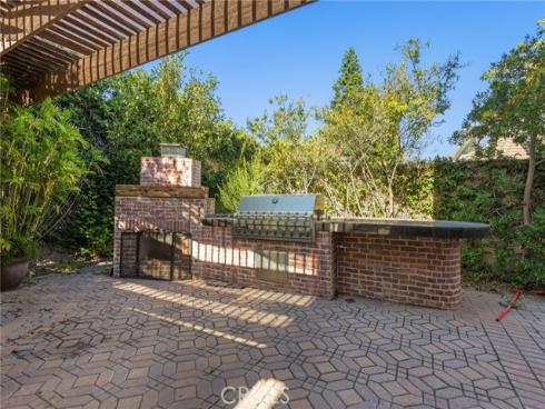 16 Arizona , Irvine, CA