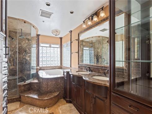 16 Arizona , Irvine, CA