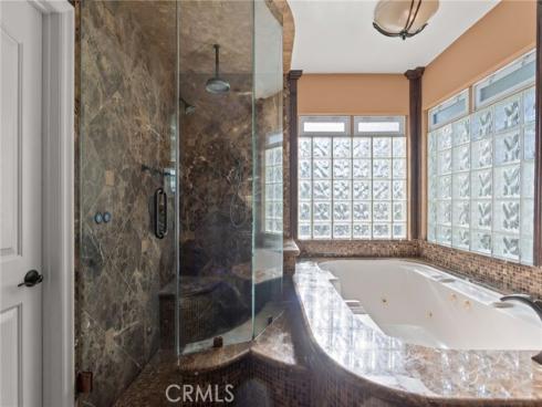 16 Arizona , Irvine, CA