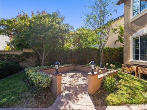 16 Arizona , Irvine, CA