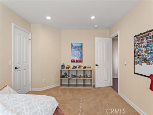 16 Arizona , Irvine, CA